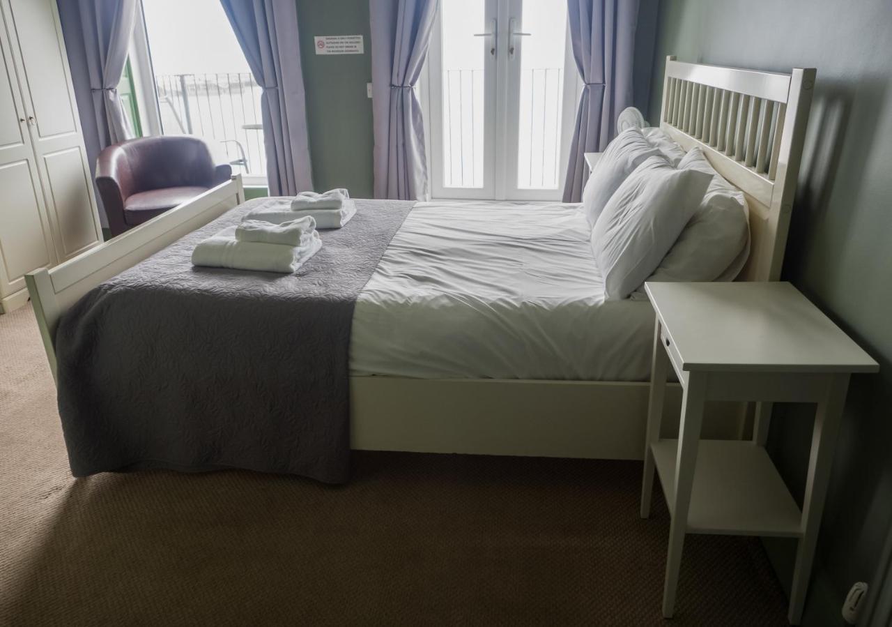 The Mariners House Hotel Скарбъро Екстериор снимка
