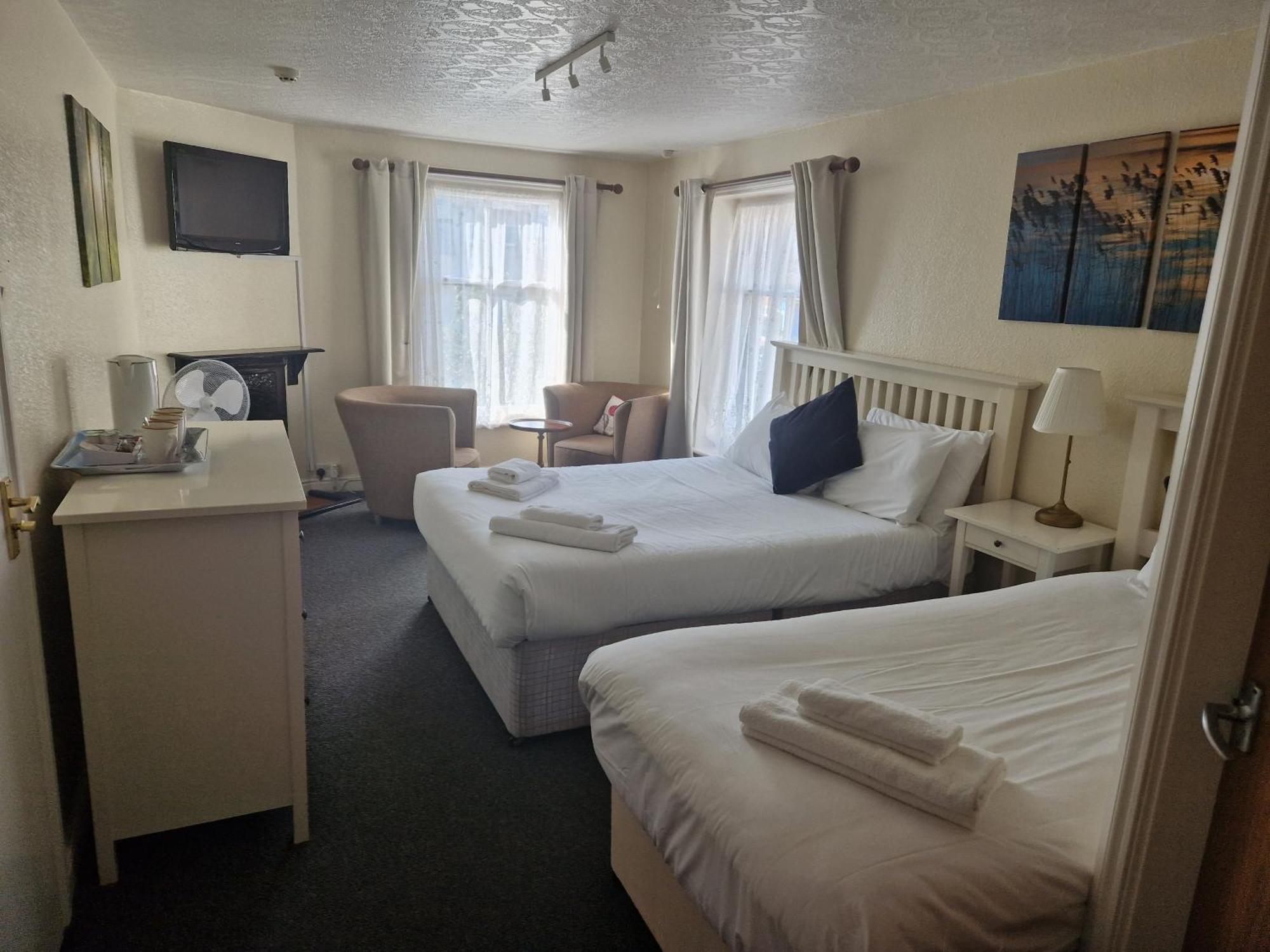 The Mariners House Hotel Скарбъро Екстериор снимка
