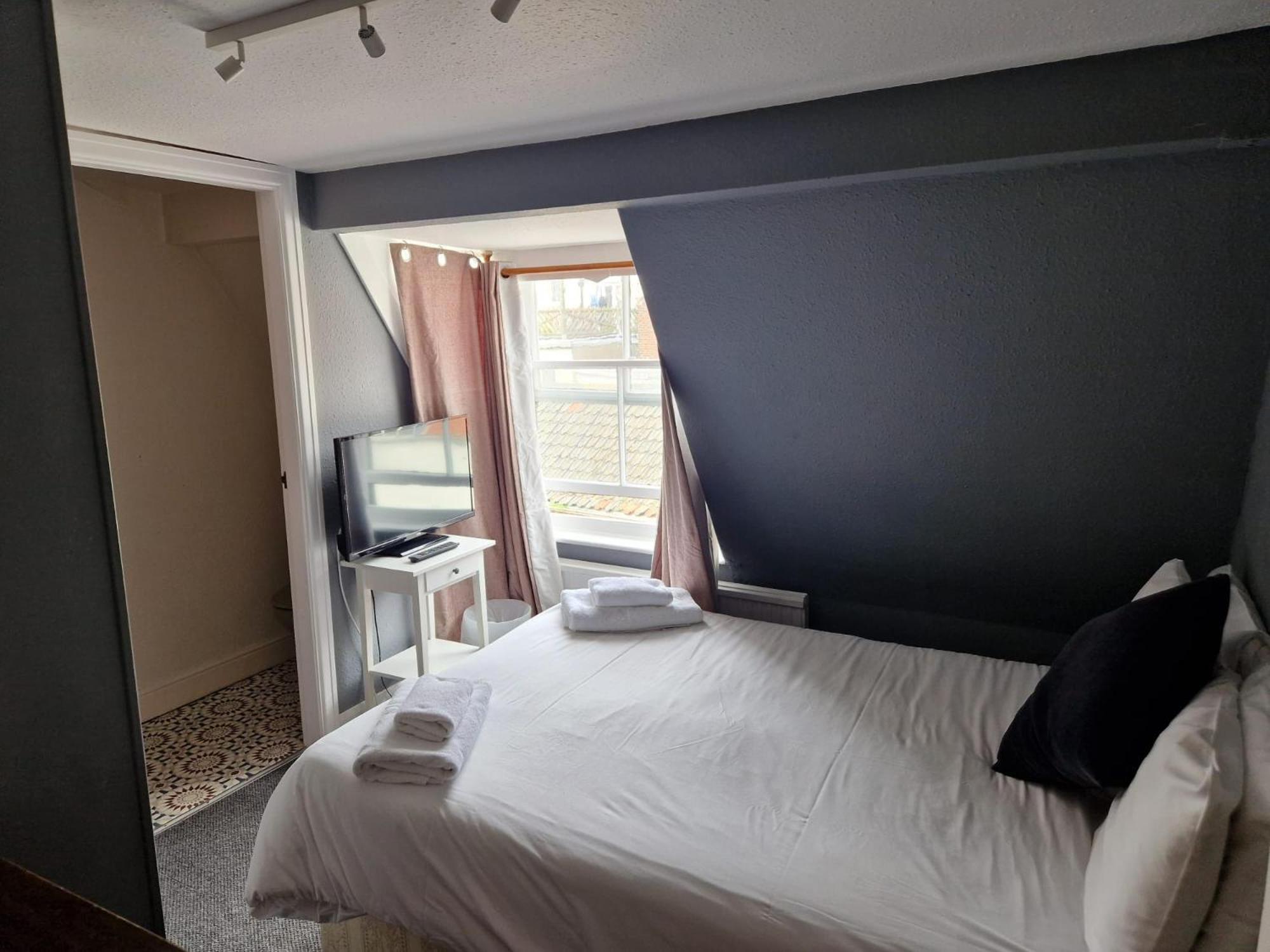The Mariners House Hotel Скарбъро Екстериор снимка
