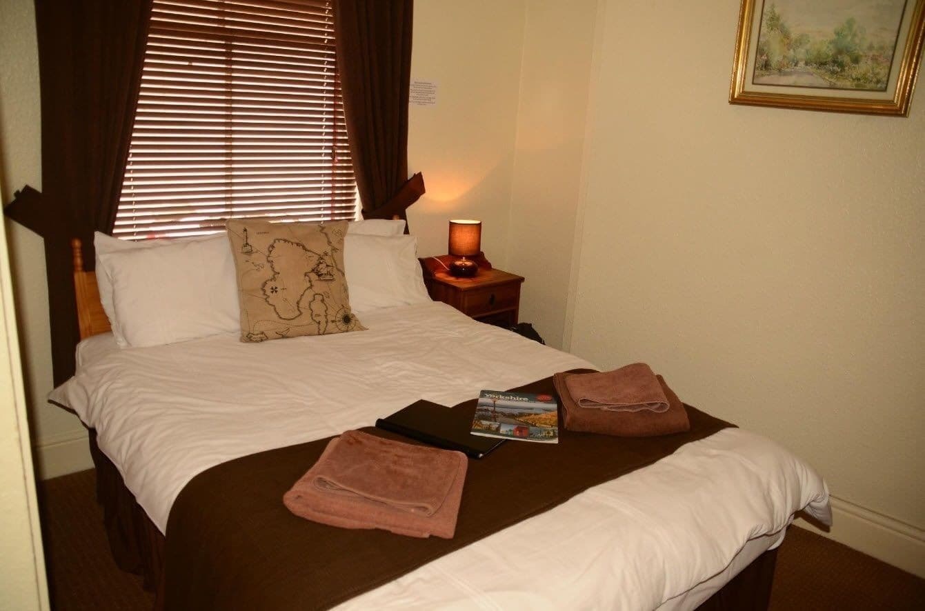 The Mariners House Hotel Скарбъро Екстериор снимка